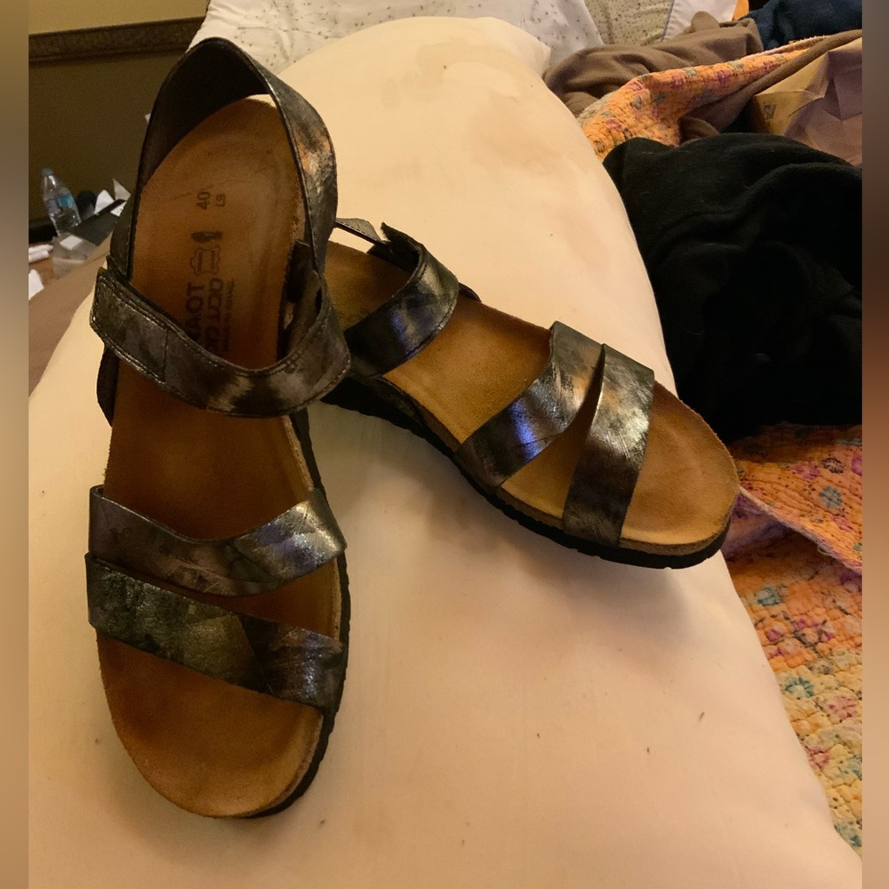 Naot metallic sandals - Picture 2 of 6
